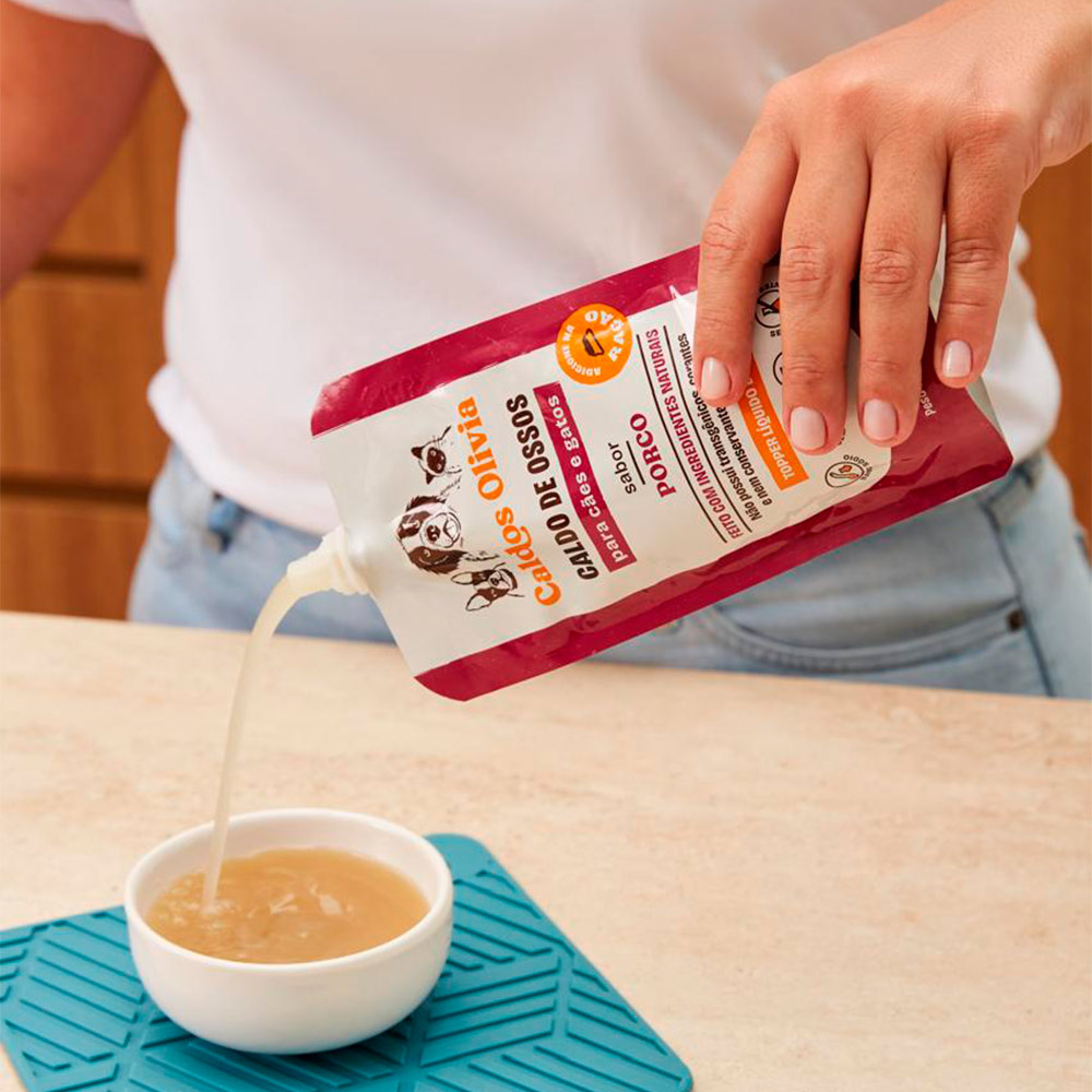 Sachê Caldos Olivia Sabor Porco para Cães e Gatos 250 ml Sachê Caldos Olivia Sabor Porco para Cães e Gatos 250 ml