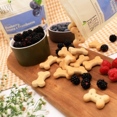 Biscoito Nutrifresh Natural Sabor Blueberry, Amora e Framboesa para Cães Adultos 150g