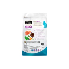 Ração Fórmula Natural Fresh Meat Hairball para Gatos Adultos Sabor Salmão