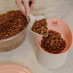 Comedouro Ergonômico Fuzz Bege para Gatos 390 ml